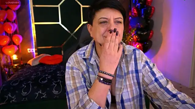 Snapshot of MilaSkyy chatting on 02/25/25, 12:24 MilaSkyy online show from 02/25/25, 12:24