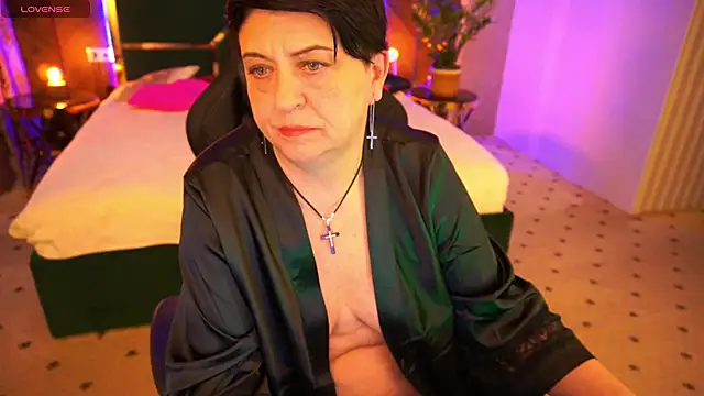 Snapshot of MilaSkyy chatting on 03/10/25, 03:56 MilaSkyy online show from 03/10/25, 03:56
