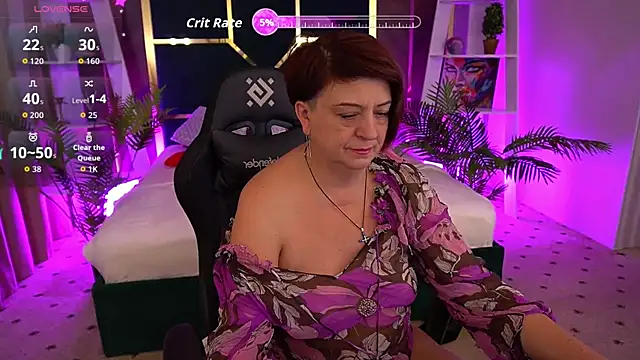 Snapshot of MilaSkyy chatting on 10/12/25, 11:48 MilaSkyy online show from 10/12/25, 11:48