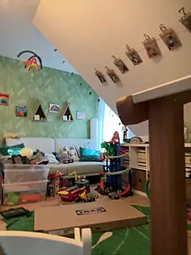 Snapshot of rundum40 chatting on 12/07/24, 10:01 rundum40 online show from 12/07/24, 10:01