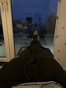 Snapshot of rundum40 chatting on 01/18/25, 04:21 rundum40 online show from 01/18/25, 04:21