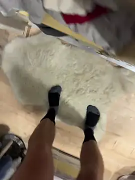 Snapshot of rundum40 chatting on 02/13/25, 04:28 rundum40 online show from 02/13/25, 04:28