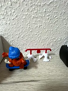 Snapshot of rundum40 chatting on 11/17/25, 04:46 rundum40 online show from 11/17/25, 04:46