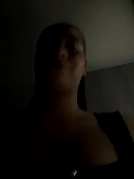 Snapshot of karla_nill chatting on 12/02/24, 10:01 karla nill online show from 12/02/24, 10:01