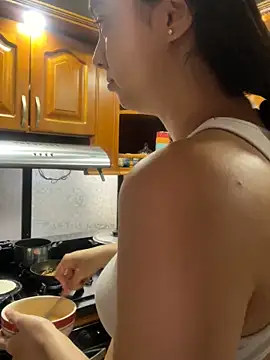 Snapshot of karla_nill chatting on 11/10/25, 04:50 karla nill online show from 11/10/25, 04:50