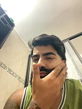 Snapshot of Lyon_vach chatting on 10/29/25, 12:24 Lyon vach online show from 10/29/25, 12:24