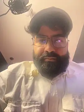 Snapshot of Lyon_vach chatting on 10/31/25, 01:01 Lyon vach online show from 10/31/25, 01:01