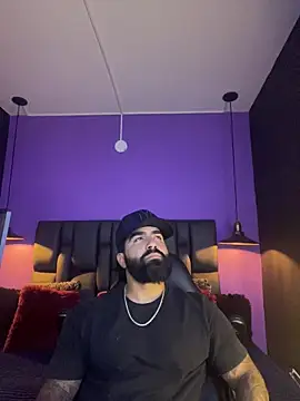 Snapshot of Lyon_vach chatting on 11/12/25, 06:30 Lyon vach online show from 11/12/25, 06:30