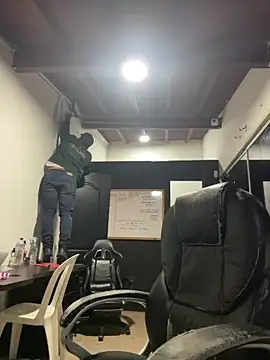 Snapshot of Lyon_vach chatting on 03/27/26, 10:15 Lyon vach online show from 03/27/26, 10:15