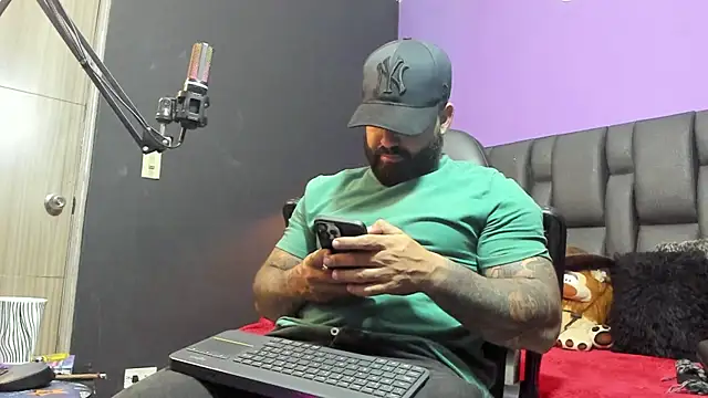 Snapshot of Lyon_vach chatting on 03/31/26, 12:34 Lyon vach online show from 03/31/26, 12:34