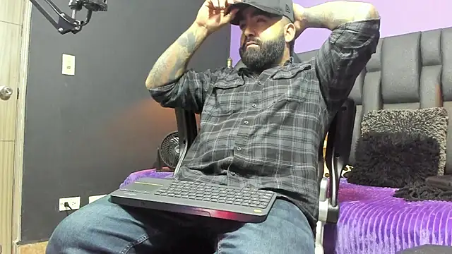 Snapshot of Lyon_vach chatting on 04/16/26, 02:01 Lyon vach online show from 04/16/26, 02:01