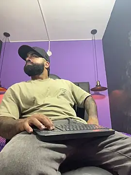 Snapshot of Lyon_vach chatting on 04/17/26, 12:57 Lyon vach online show from 04/17/26, 12:57