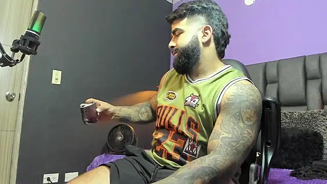 Snapshot of Lyon_vach chatting on 04/22/26, 01:08 Lyon vach online show from 04/22/26, 01:08