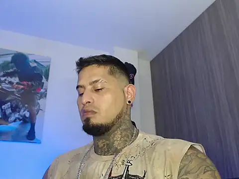 Snapshot of sr_fuerte chatting on 03/20/26, 03:33 sr fuerte online show from 03/20/26, 03:33