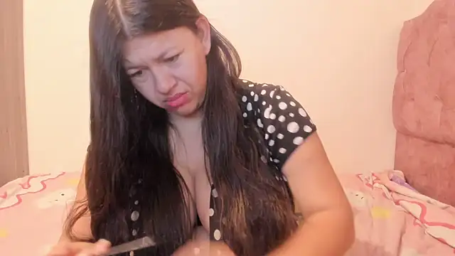 Snapshot of Catherine_tabarezx chatting on 06/15/26, 11:34 Catherine tabarezx online show from 06/15/26, 11:34