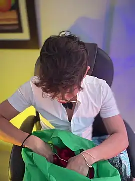 Snapshot of PRINCE_STEV chatting on 02/22/26, 04:38 PRINCE STEV online show from 02/22/26, 04:38