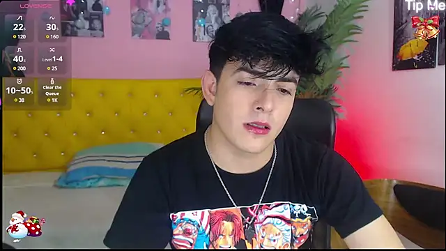 Snapshot of nolan_twink1 chatting on 12/18/24, 05:42 nolan twink1 online show from 12/18/24, 05:42