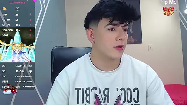 Snapshot of nolan_twink1 chatting on 12/24/24, 05:44 nolan twink1 online show from 12/24/24, 05:44