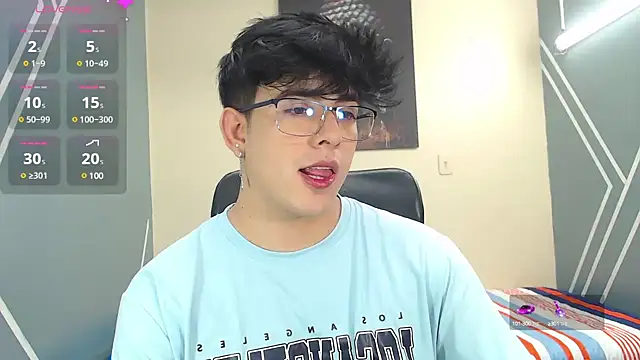 Snapshot of nolan_twink1 chatting on 01/10/25, 05:34 nolan twink1 online show from 01/10/25, 05:34