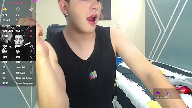 Snapshot of nolan_twink1 chatting on 01/16/25, 05:23 nolan twink1 online show from 01/16/25, 05:23