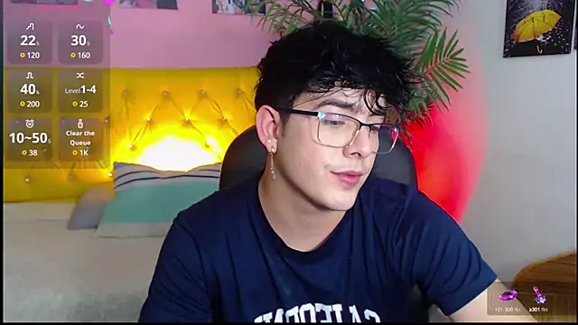 Snapshot of nolan_twink1 chatting on 01/22/25, 08:49 nolan twink1 online show from 01/22/25, 08:49