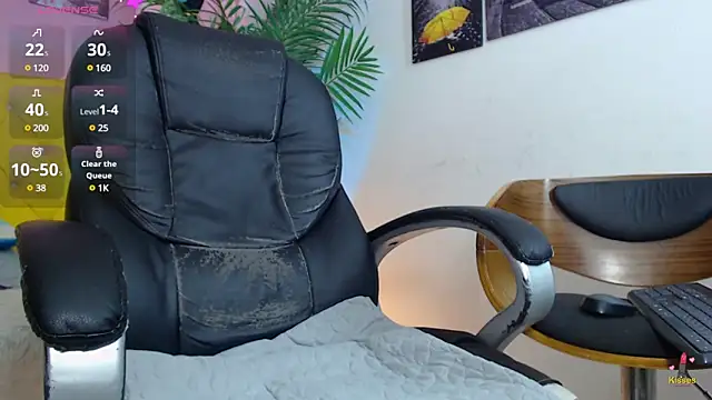 Snapshot of nolan_twink1 chatting on 01/25/25, 08:53 nolan twink1 online show from 01/25/25, 08:53