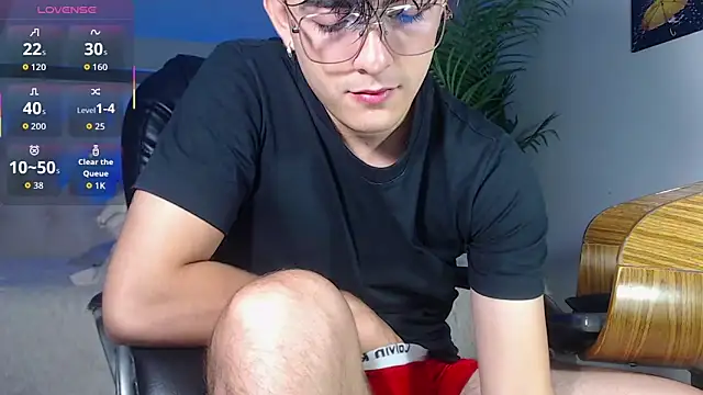 Snapshot of nolan_twink1 chatting on 09/21/25, 06:09 nolan twink1 online show from 09/21/25, 06:09