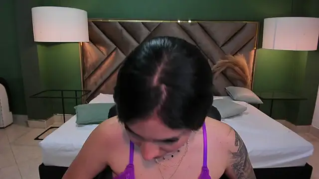 Snapshot of Mia_Elowen chatting on 01/30/25, 02:27 Mia Elowen online show from 01/30/25, 02:27