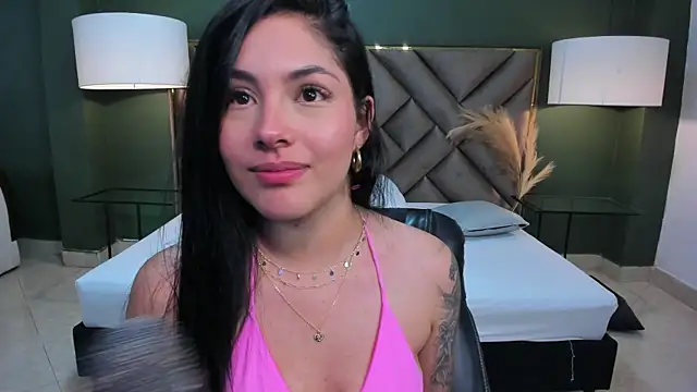 Snapshot of Mia_Elowen chatting on 02/09/25, 03:43 Mia Elowen online show from 02/09/25, 03:43