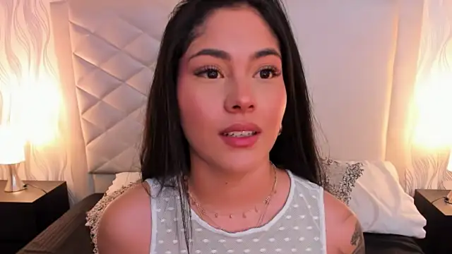 Snapshot of Mia_Elowen chatting on 02/09/25, 11:04 Mia Elowen online show from 02/09/25, 11:04