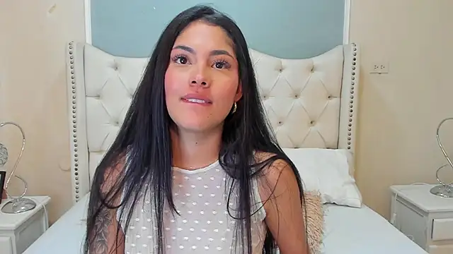 Snapshot of Mia_Elowen chatting on 02/10/25, 02:19 Mia Elowen online show from 02/10/25, 02:19