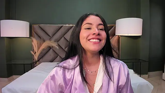 Snapshot of Mia_Elowen chatting on 02/14/25, 12:41 Mia Elowen online show from 02/14/25, 12:41