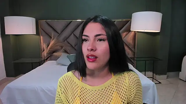 Snapshot of Mia_Elowen chatting on 03/07/25, 09:06 Mia Elowen online show from 03/07/25, 09:06