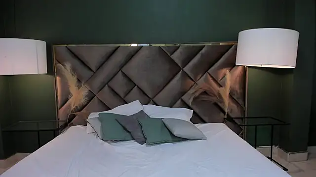 Snapshot of Mia_Elowen chatting on 03/10/25, 10:34 Mia Elowen online show from 03/10/25, 10:34