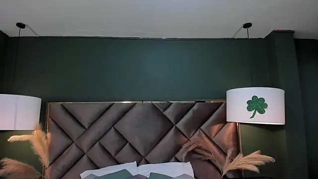 Snapshot of Mia_Elowen chatting on 03/14/25, 10:27 Mia Elowen online show from 03/14/25, 10:27