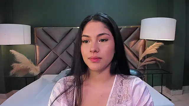 Snapshot of Mia_Elowen chatting on 03/18/25, 08:37 Mia Elowen online show from 03/18/25, 08:37