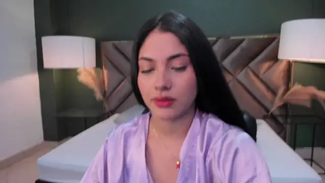 Snapshot of Mia_Elowen chatting on 03/21/25, 08:29 Mia Elowen online show from 03/21/25, 08:29