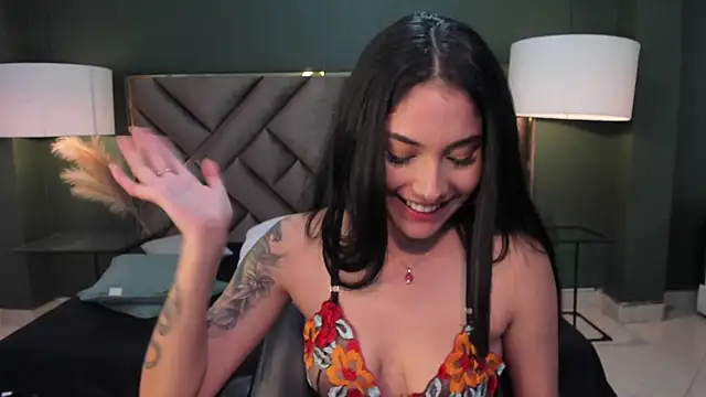 Snapshot of Mia_Elowen chatting on 03/23/25, 01:42 Mia Elowen online show from 03/23/25, 01:42