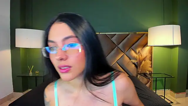 Snapshot of Mia_Elowen chatting on 10/03/25, 09:23 Mia Elowen online show from 10/03/25, 09:23