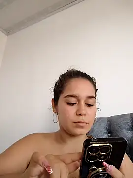 Snapshot of LaurenWelly_ chatting on 02/10/25, 08:21 LaurenWelly online show from 02/10/25, 08:21