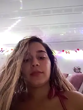 Snapshot of LaurenWelly_ chatting on 02/17/25, 02:42 LaurenWelly online show from 02/17/25, 02:42