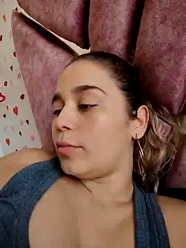 Snapshot of LaurenWelly_ chatting on 02/19/25, 08:41 LaurenWelly online show from 02/19/25, 08:41