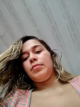 Snapshot of LaurenWelly_ chatting on 02/22/25, 08:42 LaurenWelly online show from 02/22/25, 08:42