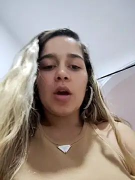 Snapshot of LaurenWelly_ chatting on 03/01/25, 08:53 LaurenWelly online show from 03/01/25, 08:53