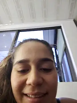 Snapshot of LaurenWelly_ chatting on 03/02/25, 11:20 LaurenWelly online show from 03/02/25, 11:20