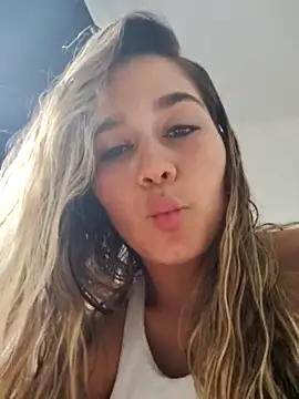 Snapshot of LaurenWelly_ chatting on 03/21/25, 09:01 LaurenWelly online show from 03/21/25, 09:01