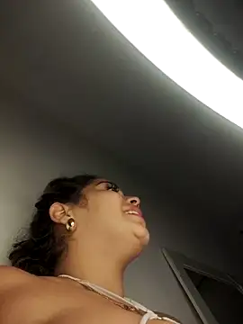 Snapshot of LaurenWelly_ chatting on 09/25/25, 10:46 LaurenWelly online show from 09/25/25, 10:46