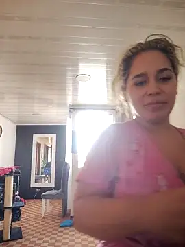 Snapshot of LaurenWelly_ chatting on 11/07/25, 09:15 LaurenWelly online show from 11/07/25, 09:15