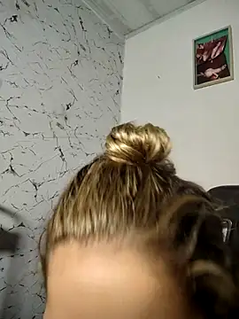 Snapshot of LaurenWelly_ chatting on 11/14/25, 09:24 LaurenWelly online show from 11/14/25, 09:24