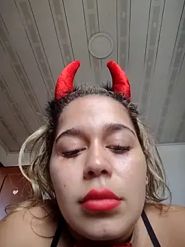 Snapshot of LaurenWelly_ chatting on 11/20/25, 06:07 LaurenWelly online show from 11/20/25, 06:07